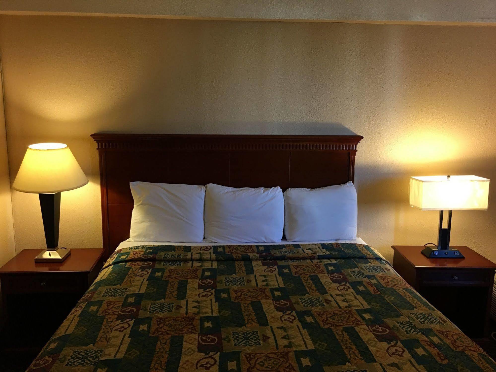 Travel Inn Πίτερσμπεργκ Εξωτερικό φωτογραφία